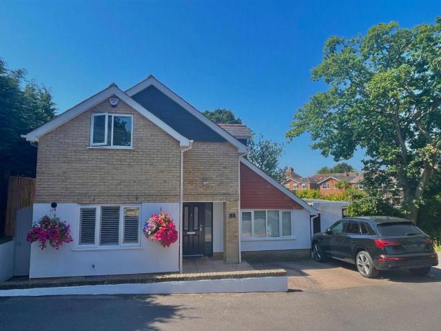 House for sale in Talbot Village, Bournemouth
