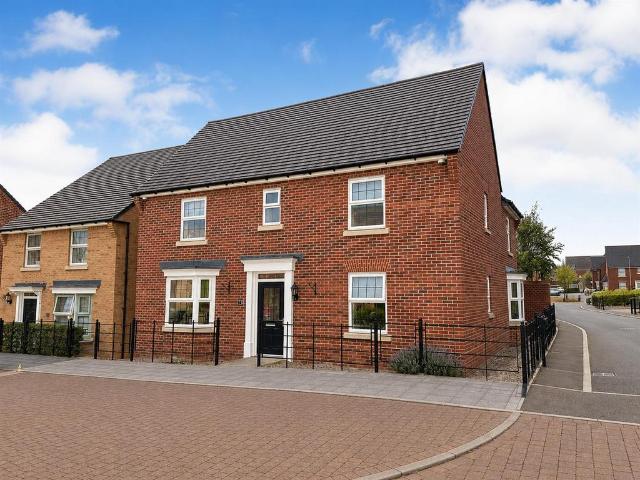 House for sale in Priors Hall Park, Weldon