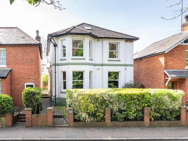 House for sale in Tower Hill, Pachesham Park