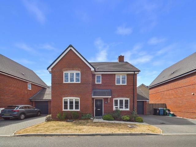 House for sale in Longwick, Buckinghamshire