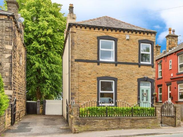 House for sale in Churwell, West Yorkshire