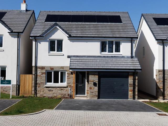 House for sale in Longrock, Cornwall
