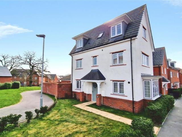 House for sale in Binfield