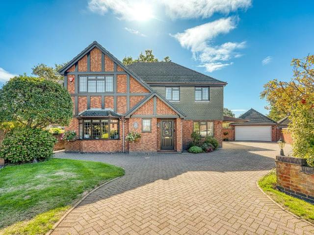 House for sale in Landywood, Great Chatwell