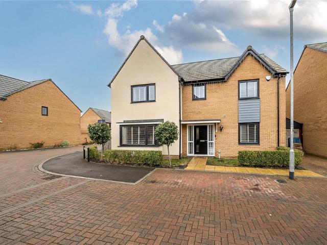 House for sale in Houghton Regis, Bedfordshire