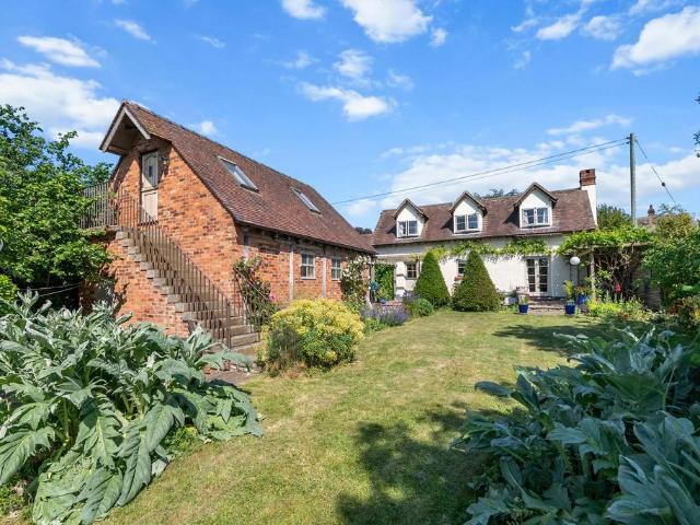 House for sale in Bishampton, Crookhill