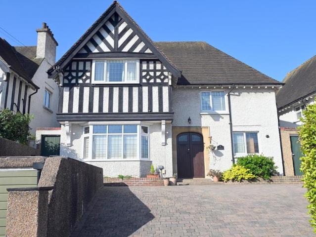 House for sale in Upperton, Eastbourne