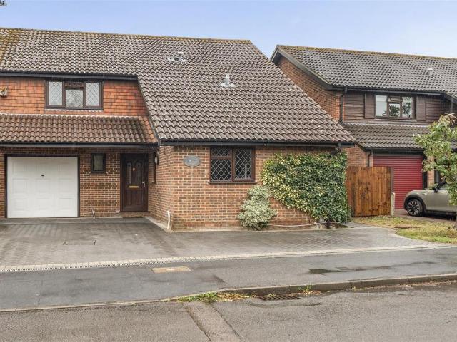 House for sale in Moulsham Green, Hart