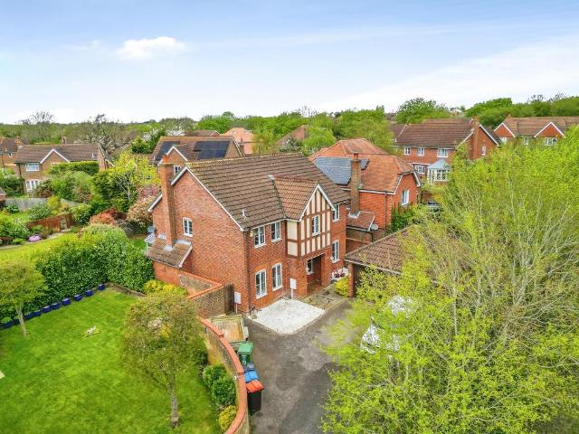 House for sale in Fenny Stratford, Milton Keynes