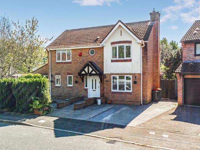House for sale in Marshfield, Wales