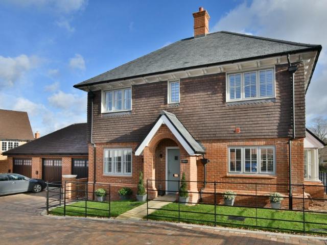 House for sale in Oakley, Merley