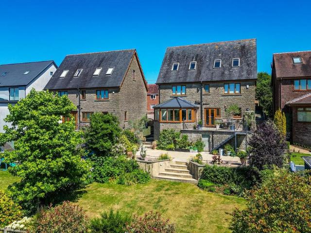 House for sale in Llanedi, Fforest