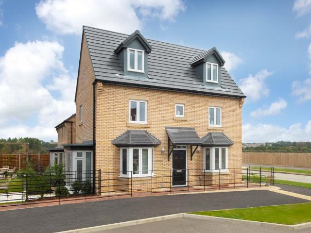 House for sale in Priors Hall Park, Weldon