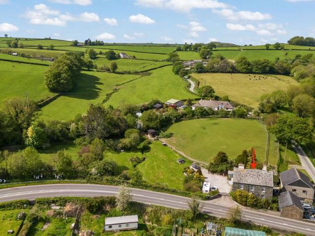 House for sale in Weir Quay, Devon
