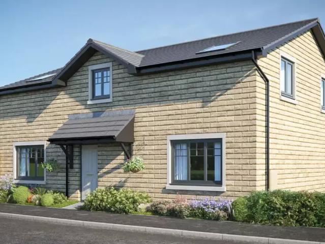House for sale in Huddersfield, West Yorkshire