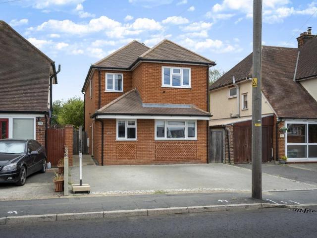 House for sale in Chipping Hill, Essex