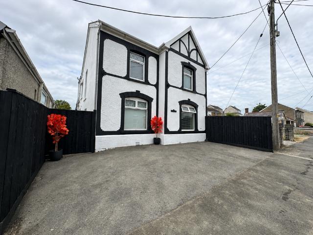 House for sale in Cwmllynfell