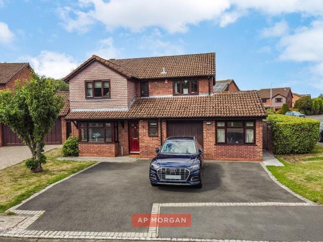 House for sale in Stourbridge, West Midlands