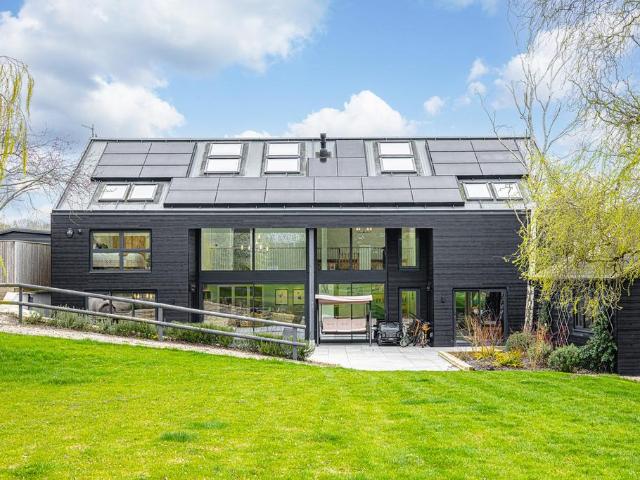 House for sale in Navestock Side, Essex