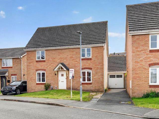 House for sale in Corby