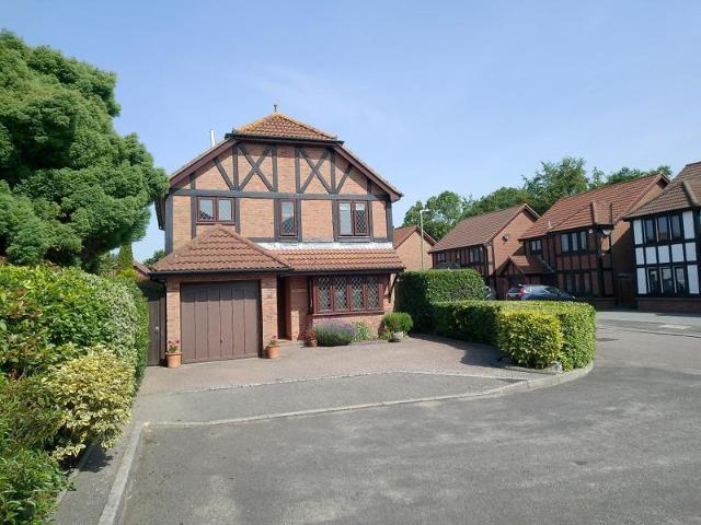 House for sale in Throop, Bournemouth