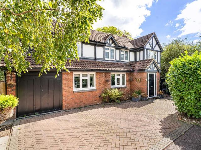 House for sale in The Royds, Hertsmere