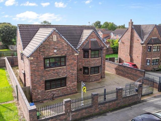 House for sale in Lowton St Luke's, Wigan