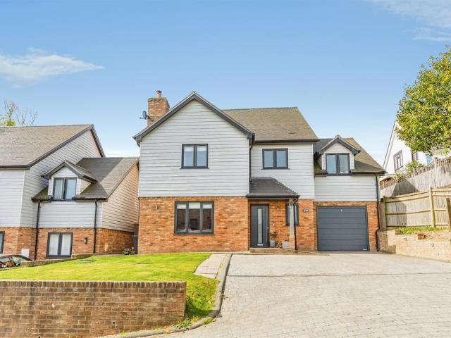 House for sale in Tilekiln, Guestling Green