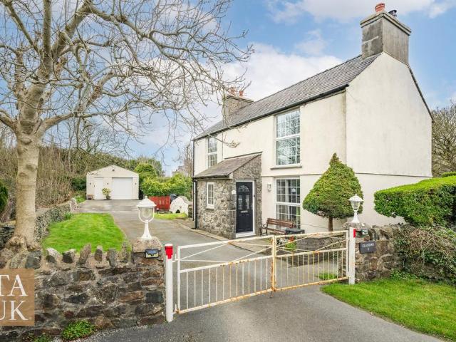 House for sale in Porth Amlwch, Wales