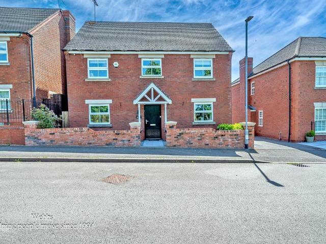 House for sale in Heath Hayes and Wimblebury, Chadsmoor