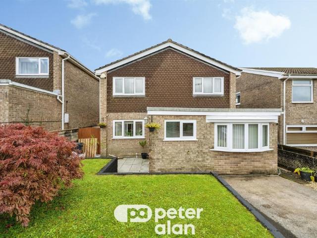 House for sale in Cimla, Neath