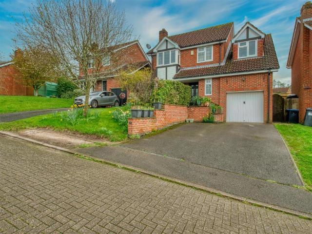 House for sale in Froggatt, East Midlands