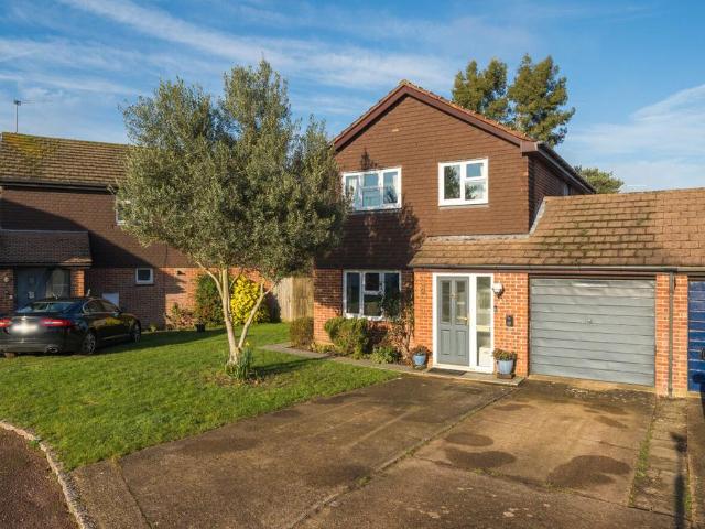 House for sale in Emmbrook, Wokingham