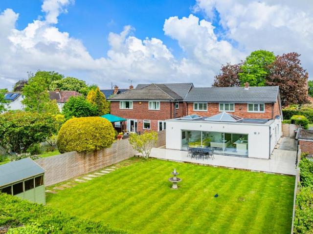 House for sale in Hough Green, Two Mills