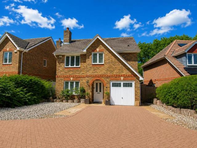House for sale in Carshalton-on-the-Hill, Greater London