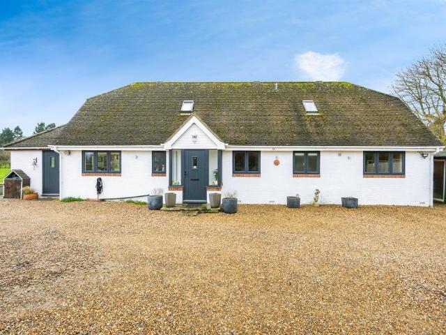 House for sale in Weston Turville, Buckinghamshire