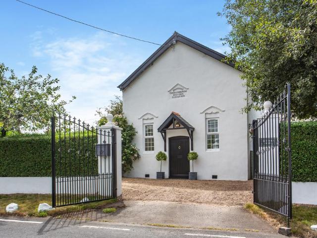 House for sale in Saint Bride's Wentlooge, Wales