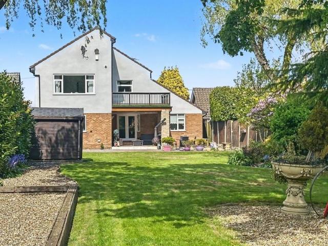 House for sale in Bull Farm, Potters Corner