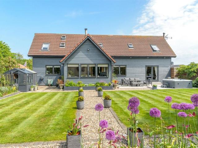 House for sale in East Chevington, Hadston