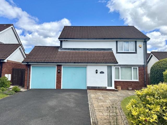 House for sale in Longton, Firbank