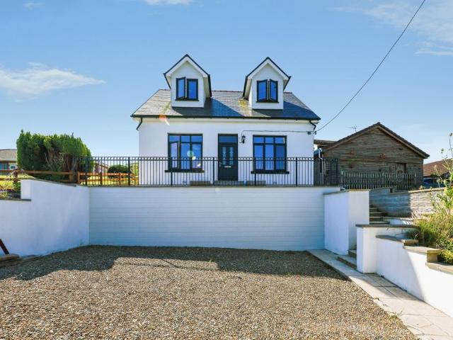 House for sale in Pontyberem, Wales
