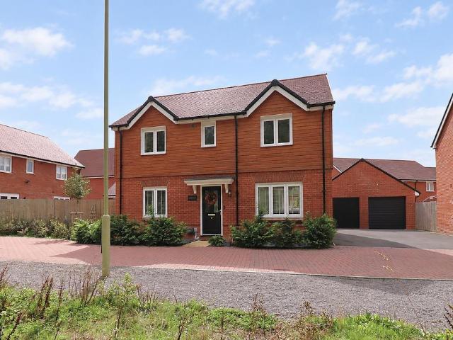 House for sale in Curbridge, Hampshire