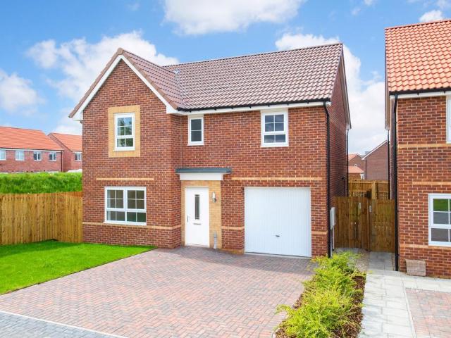 House for sale in Overstone, Moulton