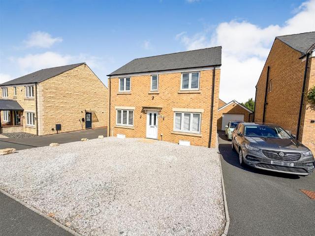 House for sale in Priors Hall Park, Weldon