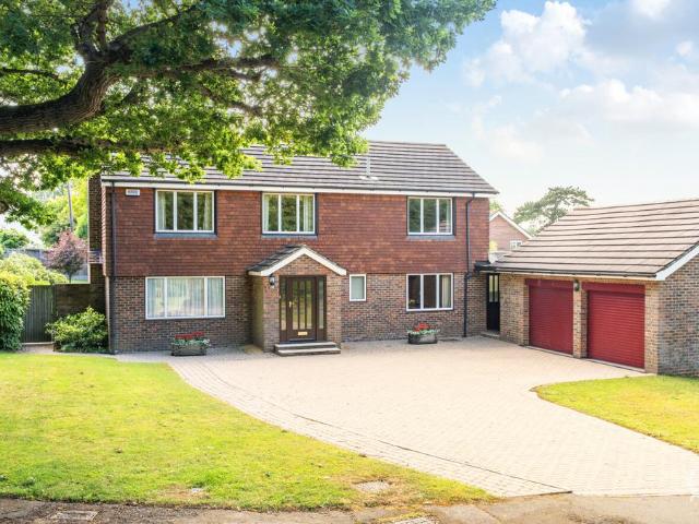 House for sale in Oad Street, Kent