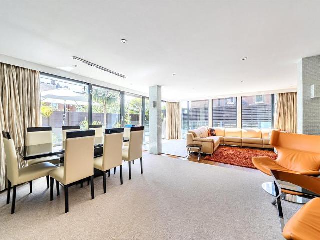 House for sale in Muswell Hill, Greater London