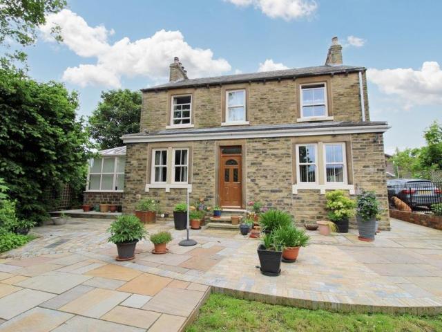 House for sale in Royston, South Yorkshire