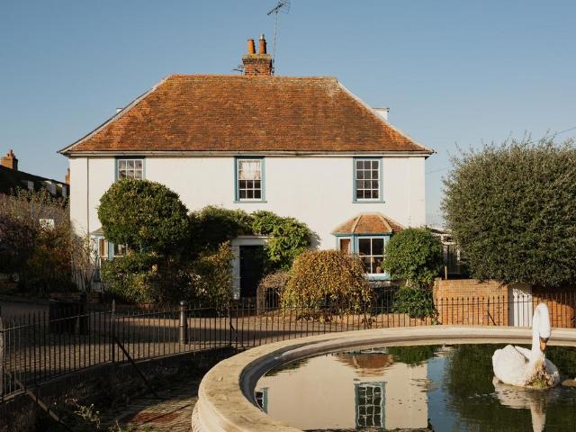 House for sale in Mistley, Dale Hill