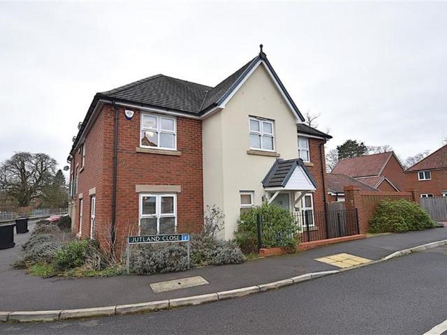 House for sale in Ivy Meade, Macclesfield