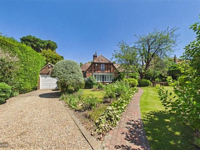 House for sale in Horsell, Woking